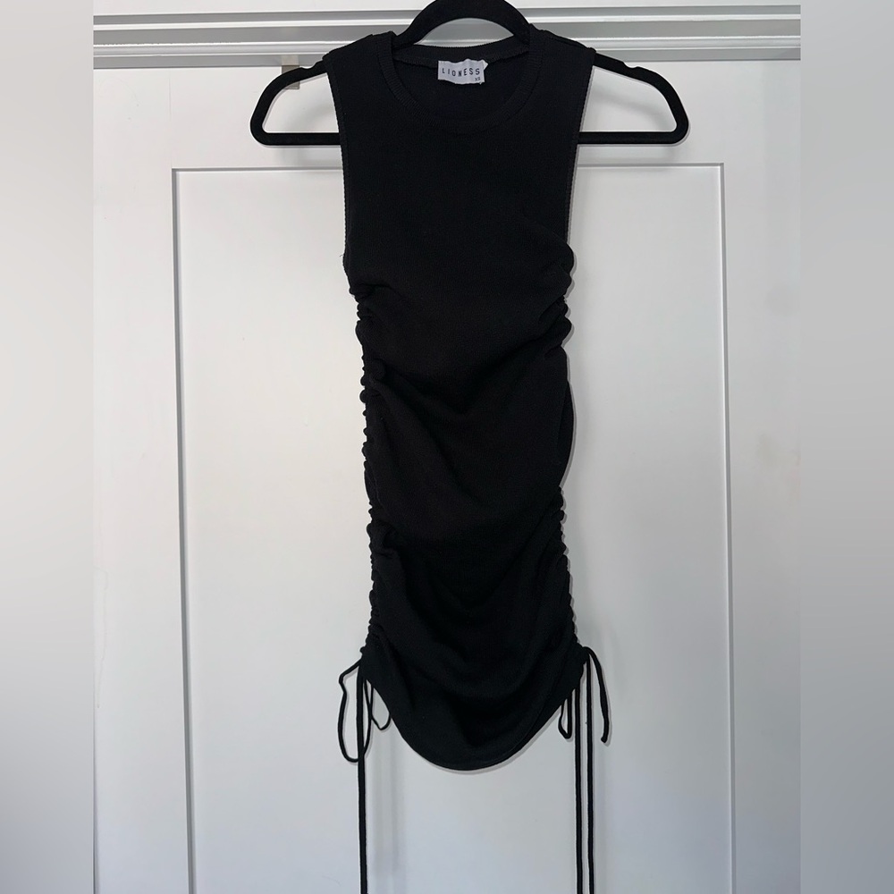 Lioness XS Black Ribbed Dress with Ruched/Adjustable Length